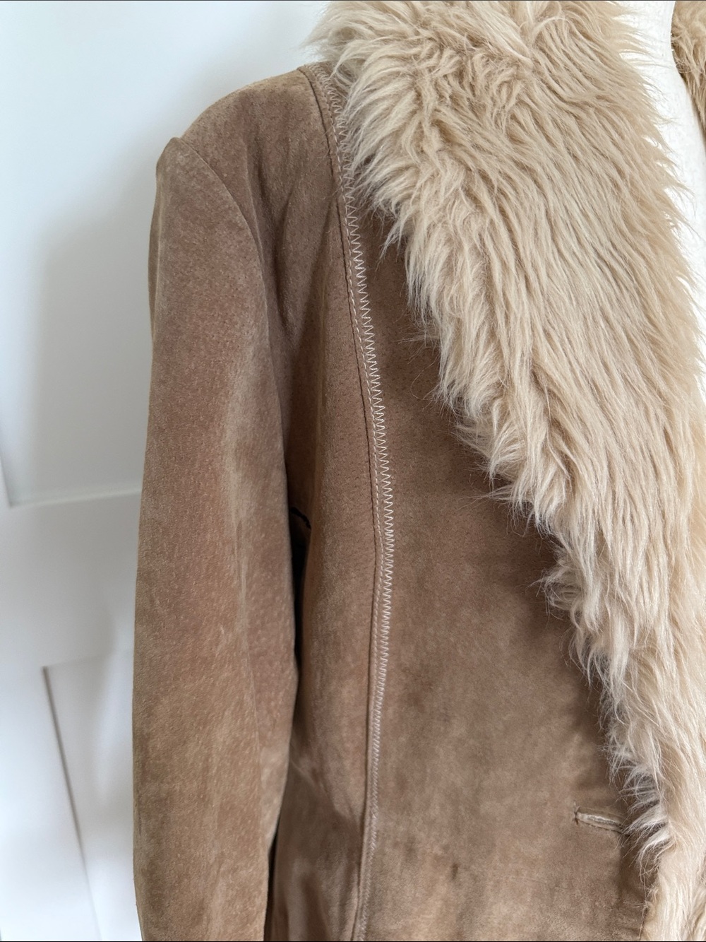 Vintage suede maxi coat with fur collar - Picture 5 of 9